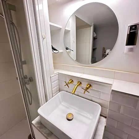 Cosy Flat In Marais 아파트 *